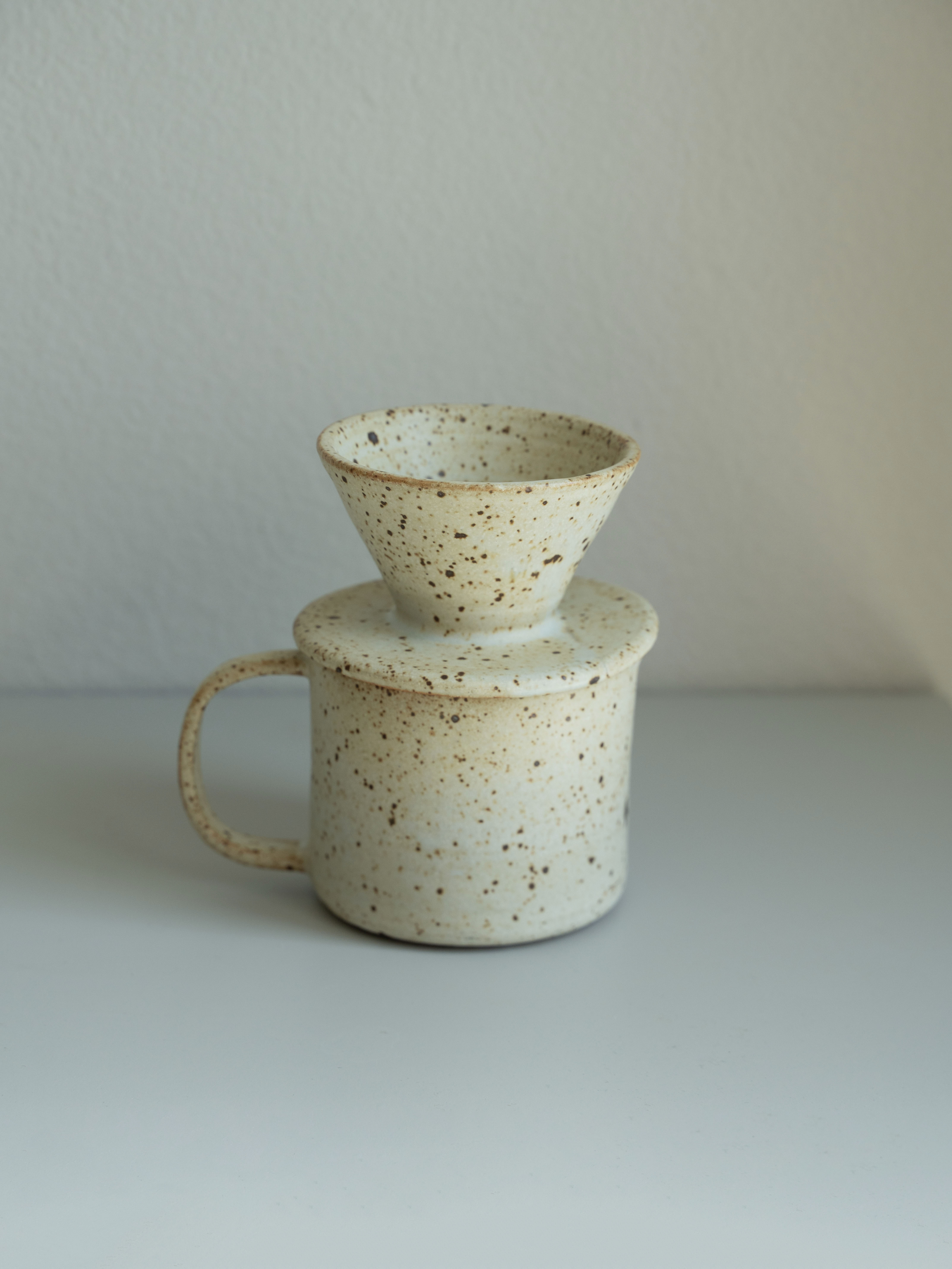 Speckled White Pour-Over Coffee Set, detail 1