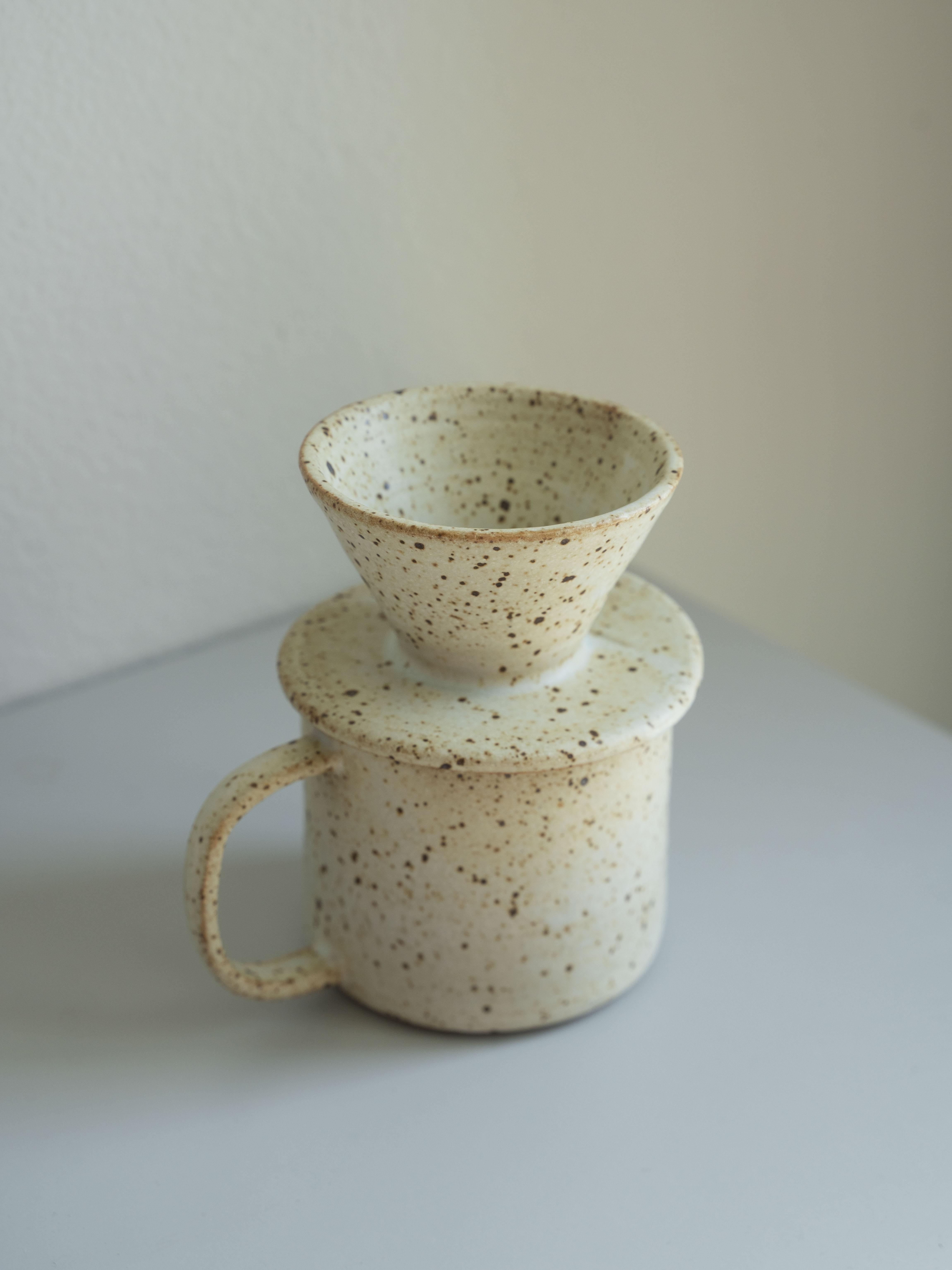Speckled White Pour-Over Coffee Set, detail 2