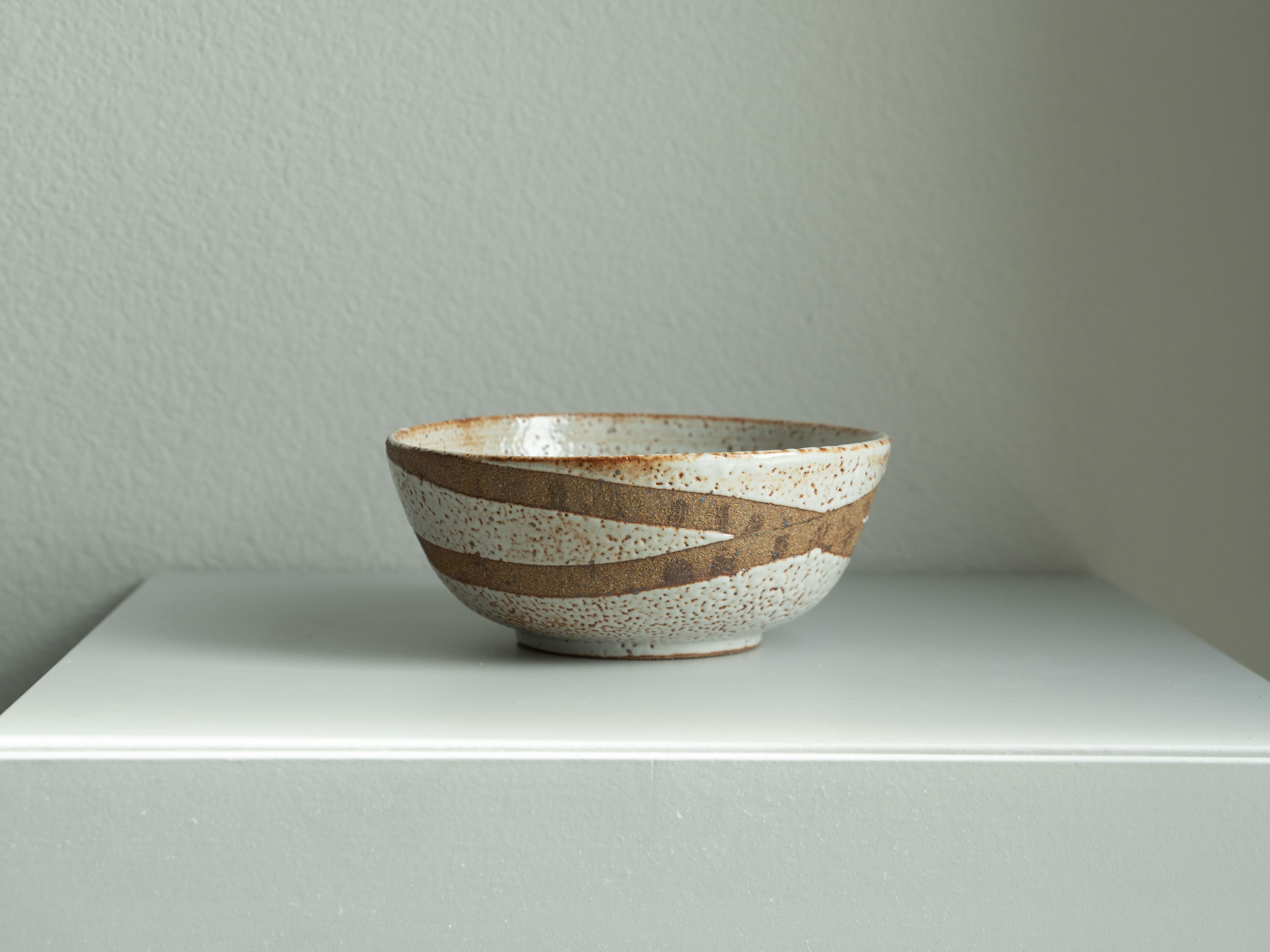 White Striped Bowl, main view