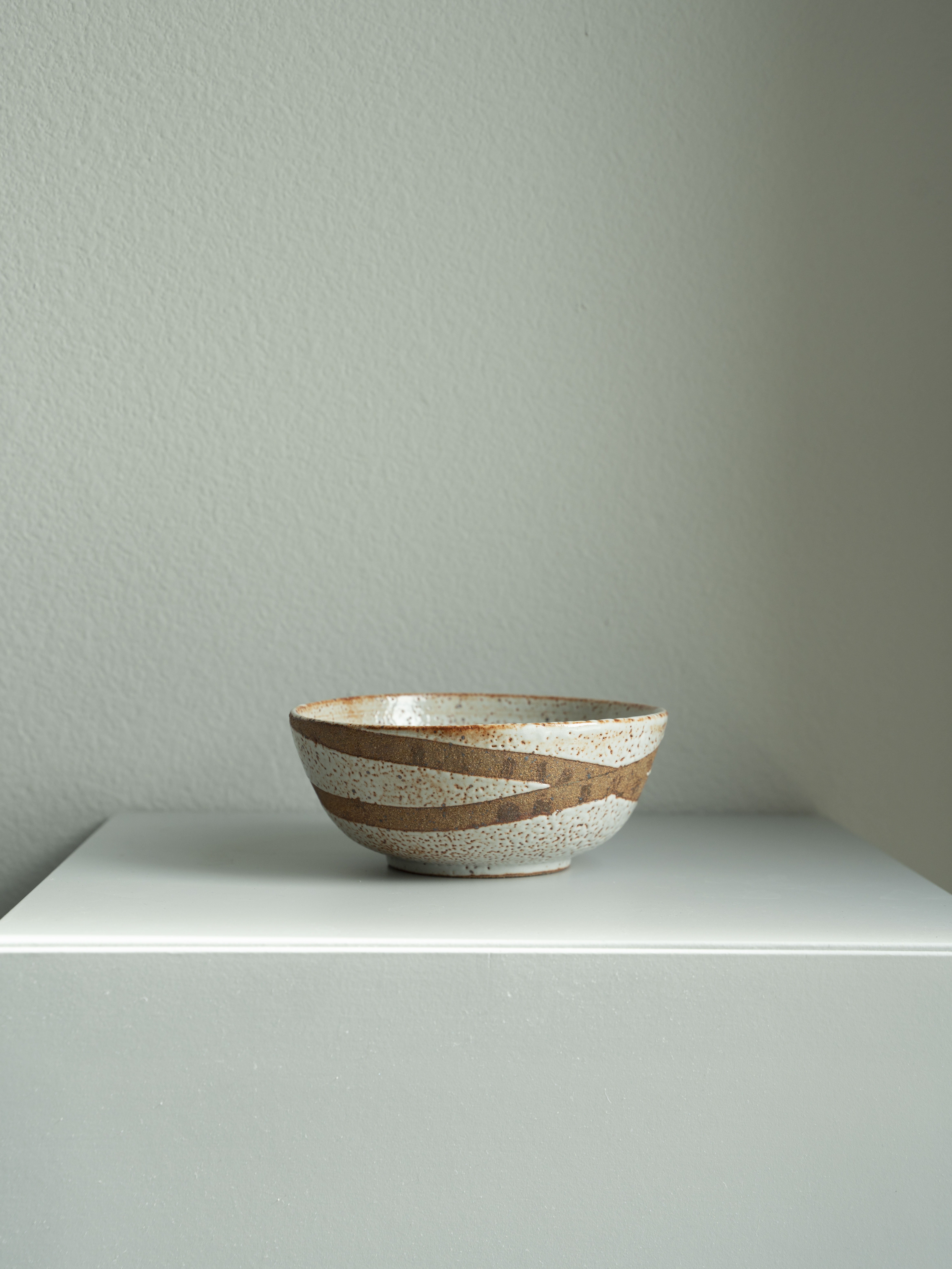 White Striped Bowl, detail 5